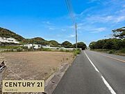 見通しの良い道路で、車の運転も安心です！