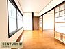 室内：明るく綺麗な廊下になります