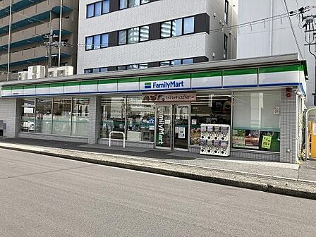 ファミリーマート草津西大路店まで200m