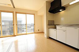 ワイズガーデン B棟 201号室 2階2DKのリビング/ダイニング