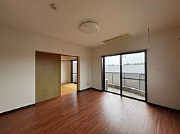 ベアート松が丘 203号室 2階3LDKのリビング/ダイニング