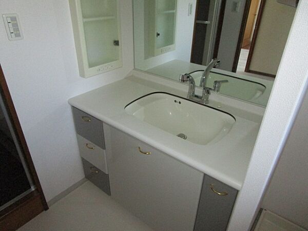 apartment 茨城県水戸市末広町
地図を見る