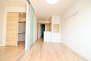 3.1帖の寝室　リビングと寝室を分けて生活できます。