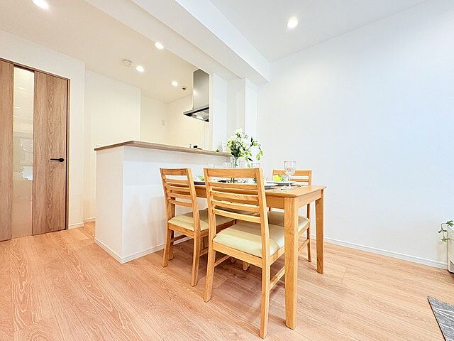 リビング/ダイニング シャインハイツ久米川駅前 2階/-