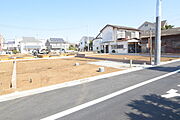 南道路に面しており日中もたくさんの陽が入ります。風通りや周辺環境など実際に現地にてご確認ください。 