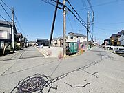 カースペースは1台駐車できます。車庫の出し入れのしやすさなど、実際に現地にてご確認ください。 