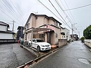 4m幅員の通り抜け道路に面しておりお車の運転が苦手な方でも安心して出入りいただけます。 