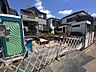 外観：商業施設が徒歩圏内に充実、日々のお買い物も安心な環境です。 