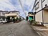外観：戸建てが立ち並ぶ静かな住宅街。四季折々の移り変わりを感じながら自然と楽しみ、暮らす、そんな毎日を日々の中で感じられる住環境 