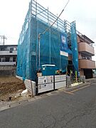 戸建てが立ち並ぶ静かな住宅街。四季折々の移り変わりを感じながら自然と楽しみ、暮らす、そんな毎日を日々の中で感じられる住環境 