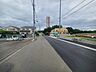 外観：戸建てが立ち並ぶ静かな住宅街。四季折々の移り変わりを感じながら自然と楽しみ、暮らす、そんな毎日を日々の中で感じられる住環境 