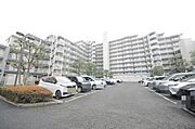 総戸数176世帯の大規模マンションです。