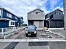 駐車場：前面道路は広く、駐車がしやすいです。駐車スペース3台分ございます。 