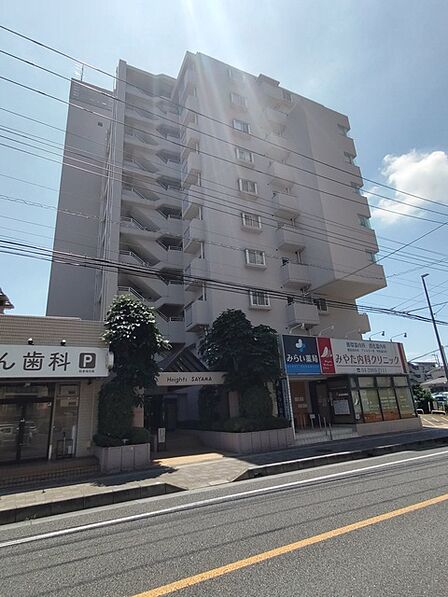 商業施設が徒歩圏内に充実、日々のお買い物も安心な環境です。 