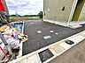 駐車場：前面道路は広く、駐車がしやすいです。駐車スペース2台分ございます。 