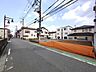 外観：5m幅員の道路に面しておりお車の運転が苦手な方でも安心して出入りいただけます。 