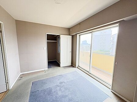 当日ご案内可能です！物件だけでなく、周辺の環境や他にご希望の物件もまとめてご案内可能です。 リフォーム前写真です。 