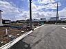 外観：前面道路は通り抜けができないため、交通量が少なく静かな住環境です。 