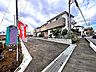 外観：戸建てが立ち並ぶ静かな住宅街。四季折々の移り変わりを感じながら自然と楽しみ、暮らす、そんな毎日を日々の中で感じられる住環境 