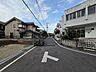 外観：戸建てが立ち並ぶ静かな住宅街。四季折々の移り変わりを感じながら自然と楽しみ、暮らす、そんな毎日を日々の中で感じられる住環境 