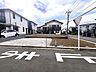 外観：南道路と東道路に面しており日中もたくさんの陽が入ります。風通りや周辺環境など実際に現地にてご確認ください。 