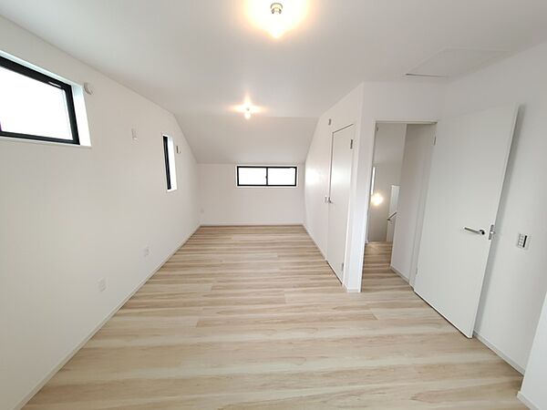 洋室を拡大表示