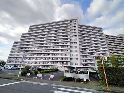 外観：五感で感じる、現地でしかわからない事も沢山ございます。周辺環境なども一緒にご案内いたしますのでお気軽にお問合せください。 