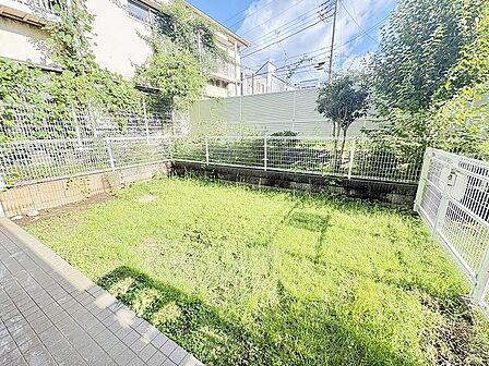 専用庭スペースもあり、水栓もある為お子様のプールやガーデニングなども楽しめます。