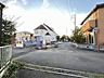 外観：商業施設が徒歩圏内に充実、日々のお買い物も安心な環境です。 