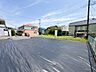 外観：戸建てが立ち並ぶ静かな住宅街。四季折々の移り変わりを感じながら自然と楽しみ、暮らす、そんな毎日を日々の中で感じられる住環境 