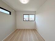 子供部屋には丁度良い洋室。サイズは5.5帖。 