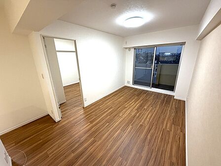 5階・南東角部屋です。実際の眺望を是非ご見学にいらしてください〇
