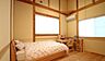 寝室：太陽の恵みを感じる、温もりと明るさにあふれたお部屋。 