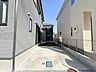 駐車場：マイカースペースを1台分確保。現地で車幅と共にご確認ください。 