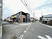 風通し・日当たりに優れる角地。開放感をお楽しみください。 