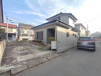 外観:閑静な住宅地で、小さなお子様がいるご家族にも安心。 外観:閑静な住宅地で、小さなお子様がいるご家族にも安心。