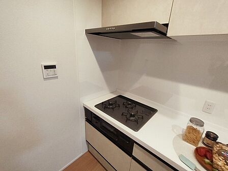 3口のガスコンロで、お料理はよりスピーディーに。