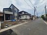 外観：洗練されたモノトーンの外観が街並みに馴染み、穏やかな時間が流れる落ち着いた住環境です。