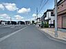 外観：駐車が苦手な方にも嬉しい、前面6ｍ道路に面した住まい。 