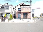南道路に面した、陽当たり良好な物件です。 
