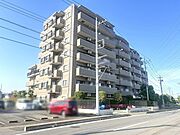 閑静な住宅地で、小さなお子様がいるご家族にも安心。 