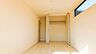洋室：今からここを誰のお部屋にしようか、そんな洋室。 