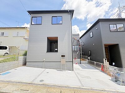 外観：全2棟が完成。現地で見比べた感想をお聞かせください。 