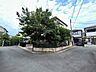 外観：車通りの少ない閑静な住宅地、のびのびした子育てに適します。 