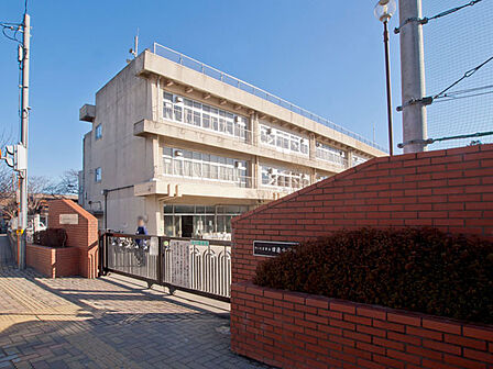 さいたま市立日進小学校（900m）
