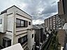 その他：前面の住まいとの距離感があるから、圧迫感を感じません。  