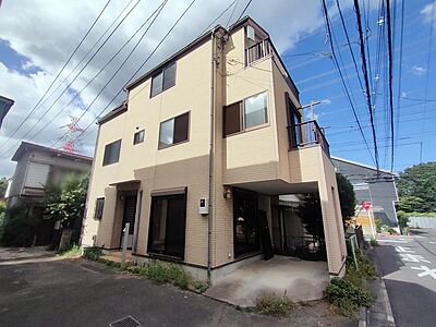 外観:いつでもご案内いたします。リフォームが入り、綺麗なお部屋に生まれ変わる中古戸建が販売中です。お気軽にお問い合わせくださいませ。 外観:いつでもご案内いたします。リフォームが入り、綺麗なお部屋に生まれ変わる中古戸建が販売中です。お気軽にお問い合わせくださいませ。