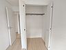 室内：子供部屋にも嬉しい全居室収納スペース。 