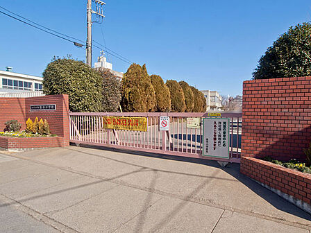 さいたま市立泰平小学校(880m)