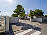 周辺：上尾市立鴨川小学校（560m）